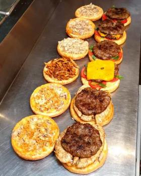 برگر تخصصی لاویا در تهران، شیراز، کیش و بوشهر👌